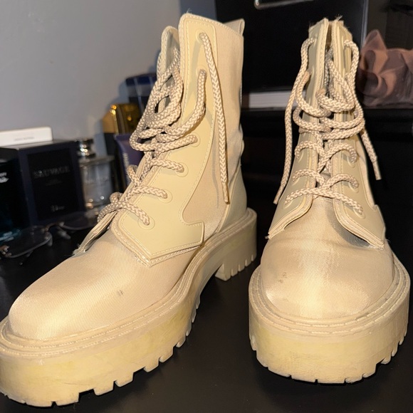 ZARA Faux Shearling Lined ankle boot - Picture 8 of 8